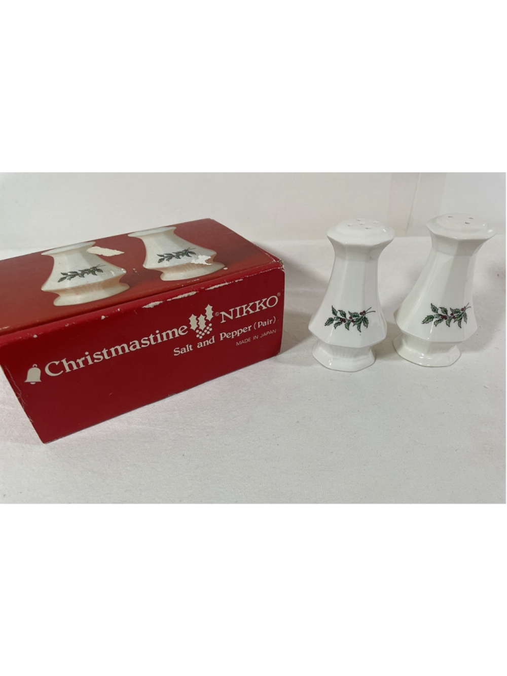 Nikko Japan Christmastime Octagonal Salt and Pepper Pair Set of 2 Shakers in Box